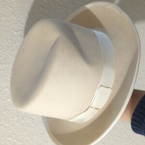 Cream Top Hat with Bow